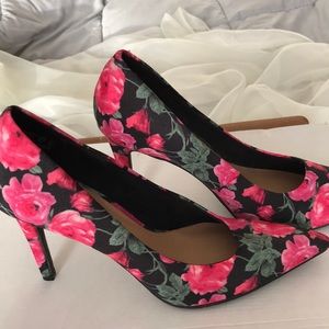 Never worn Christian Siriano Flower Heels
